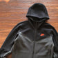 NIKE TECH FLEECE HOODIE x BLACK/DARK SMOKE GREY